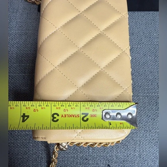 CHANEL CC flap lambskin WOC phone holder on chain - Picture 15 of 15